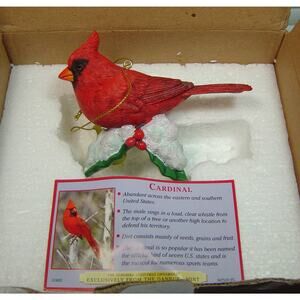 DANBURY MINT ORNAMENT--PORCELAIN CARDINAL THE SONGBIRD CHRISTMAS